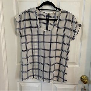 Dress top sz SM cute for work or a night out!